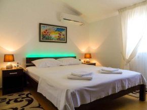 Apartments Miles  Утеха